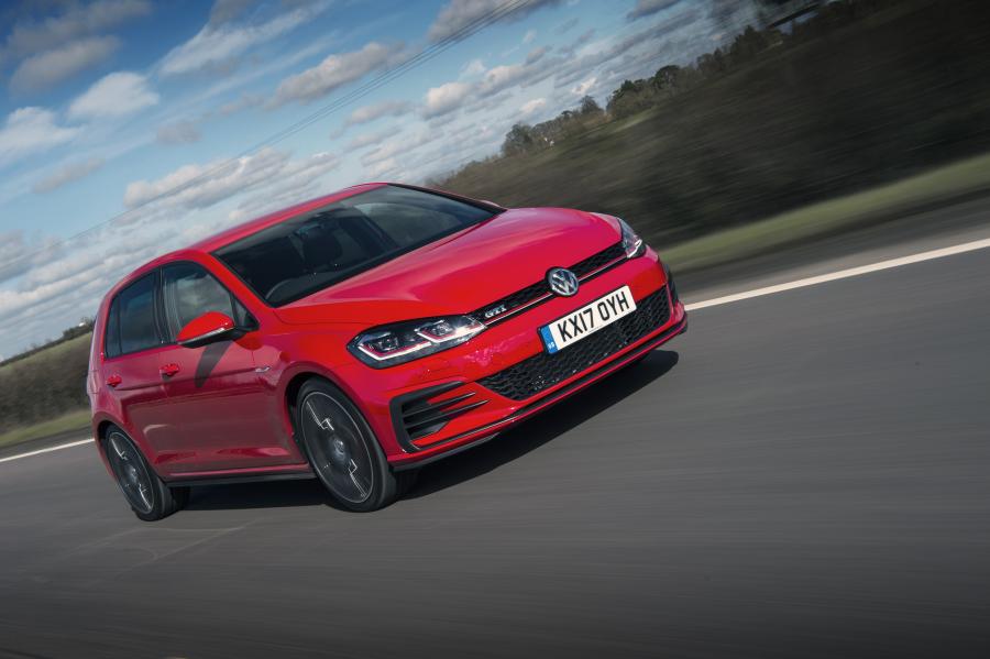  Volkswagen Golf GTi 5-Door 2017 года  (UK) (фото 4 из 28)